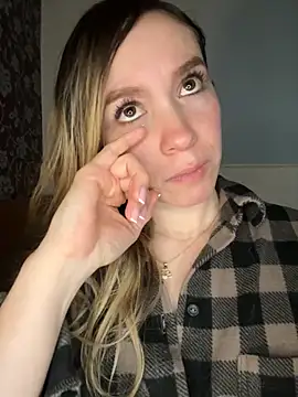 Snapshot of BritgetPsychol chatting on 09-23-25, 02:14 BritgetPsychol online show from 09-23-25, 02:14