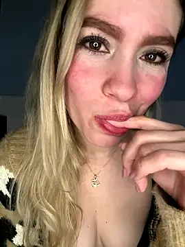 Snapshot of BritgetPsychol chatting on 10-25-25, 02:08 BritgetPsychol online show from 10-25-25, 02:08