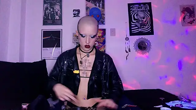 plutonbluemooon333 online show from 10-29-25, 12:02