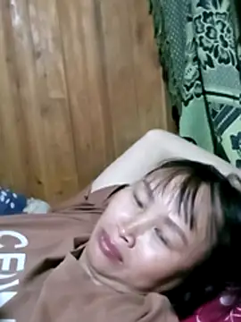 maple694 online show from 10-29-25, 02:52