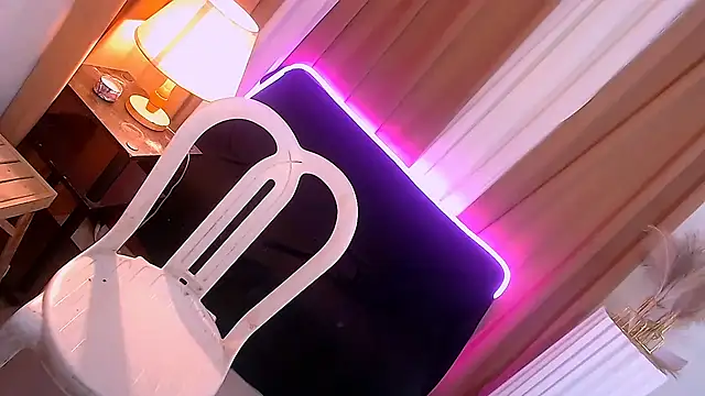 Chichiloeps online show from 10-22-25, 02:39