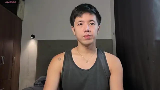 Snapshot of Addictiveboi chatting on 06-19-26, 01:32 Addictiveboi online show from 06-19-26, 01:32