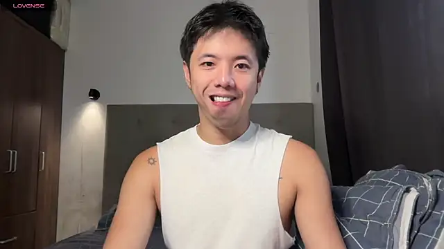 Snapshot of Addictiveboi chatting on 06-20-26, 02:25 Addictiveboi online show from 06-20-26, 02:25