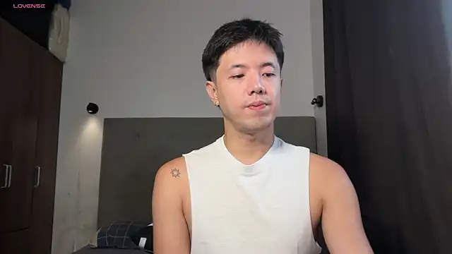 Snapshot of Addictiveboi chatting on 06-24-26, 02:43 Addictiveboi online show from 06-24-26, 02:43