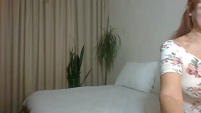 Snapshot of Marellaa chatting on 12-05-25, 06:33 Marellaa online show from 12-05-25, 06:33