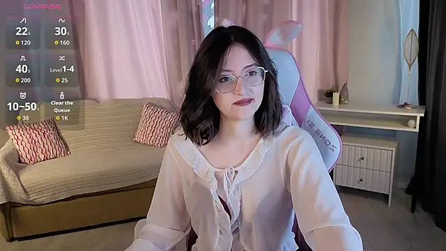 Snapshot of EsmaWonka chatting on 09-13-25, 07:19 EsmaWonka online show from 09-13-25, 07:19
