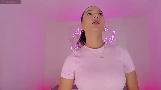 Snapshot of aleksandramiller_ chatting on 09-25-25, 12:42 aleksandramiller online show from 09-25-25, 12:42