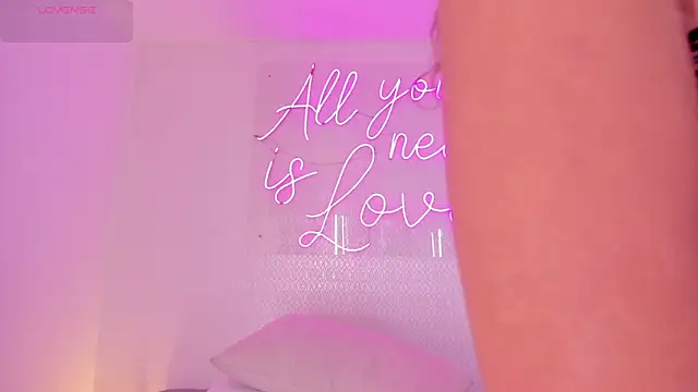 aleksandramiller  online show from 11-12-25, 12:38