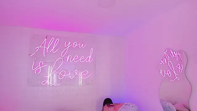 aleksandramiller  online show from 04-07-26, 12:38