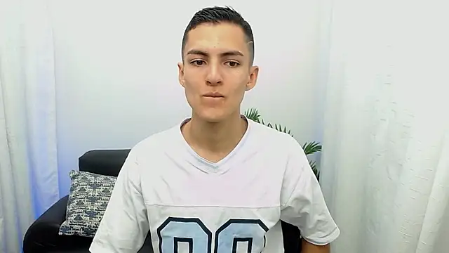 Matiius18 online show from 11-07-25, 01:55