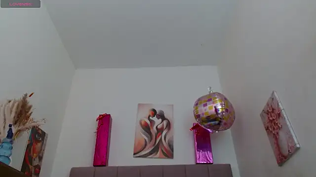 Snapshot of Lola_wish1 chatting on 10-15-25, 04:12 Lola wish1 online show from 10-15-25, 04:12