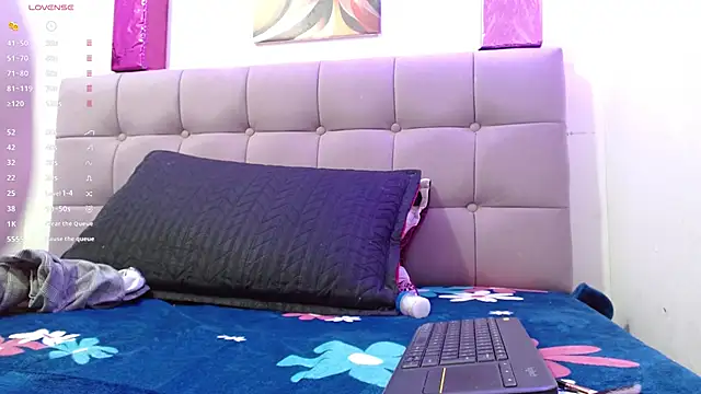 Lola wish1 online show from 11-28-25, 04:15