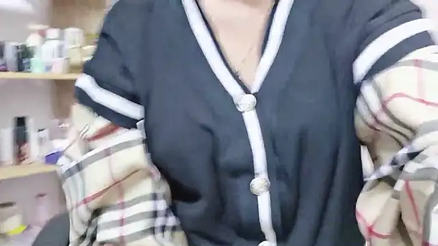 Snapshot of MichiLovely chatting on 09-22-25, 07:43 MichiLovely online show from 09-22-25, 07:43