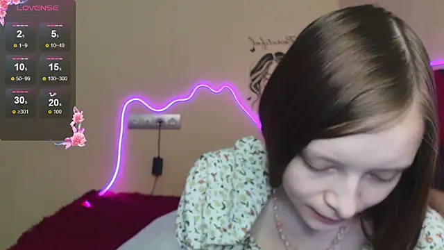 AliceHaris online show from 10-24-25, 03:14