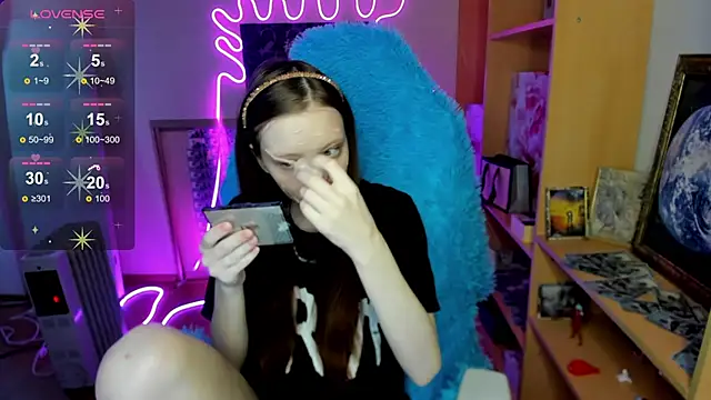 AliceHaris online show from 11-28-25, 03:20