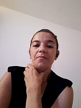 Snapshot of alinaalinutzq chatting on 09-10-25, 02:28 alinaalinutzq online show from 09-10-25, 02:28