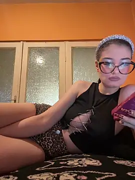 Larra69 online show from 02-18-26, 06:04