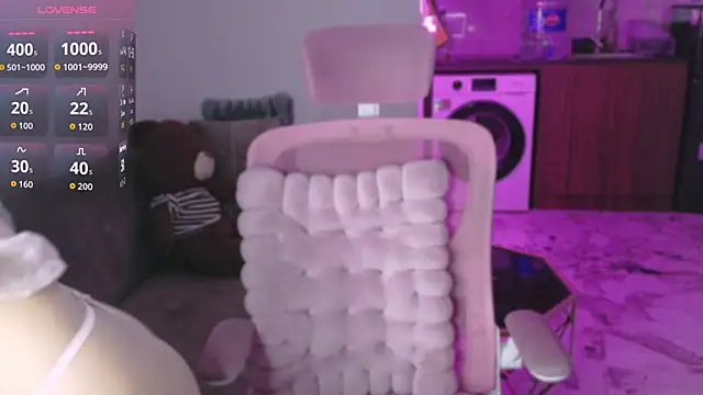 Phuong Bee online show from 04-05-26, 01:41