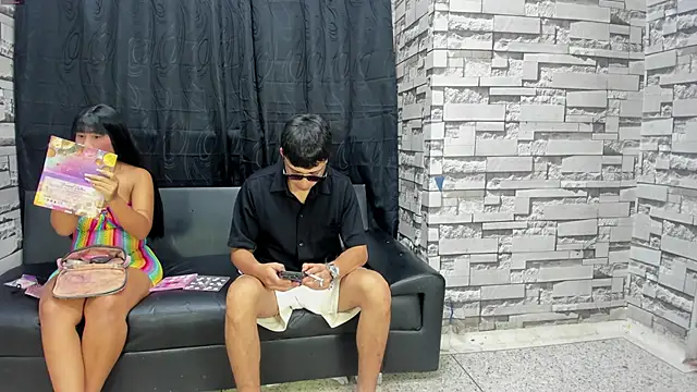 Snapshot of Crazy_Cult_Sex chatting on 10-15-25, 01:44 Crazy Cult Sex online show from 10-15-25, 01:44