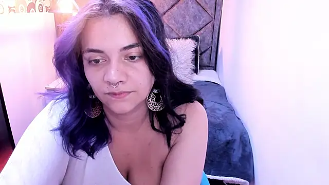 Kiara Cruz   online show from 12-13-25, 08:36