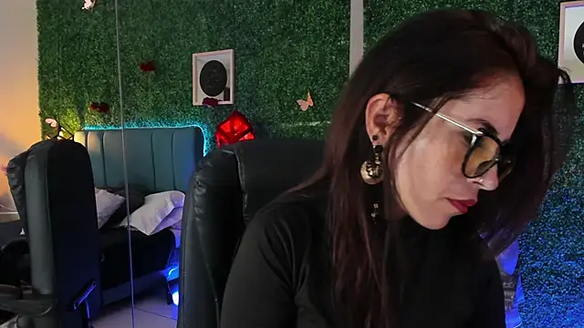 Linagh  online show from 03-30-26, 11:33