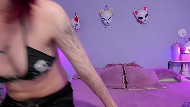 Snapshot of Zoe_Lynch_ chatting on 10-07-25, 11:51 Zoe Lynch online show from 10-07-25, 11:51