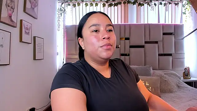 Zoey thompson online show from 03-07-26, 02:36