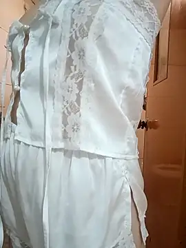 Thuylinh86 online show from 10-24-25, 12:12