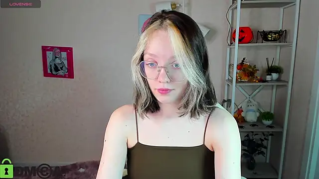 R0cket bunny online show from 11-13-25, 01:04