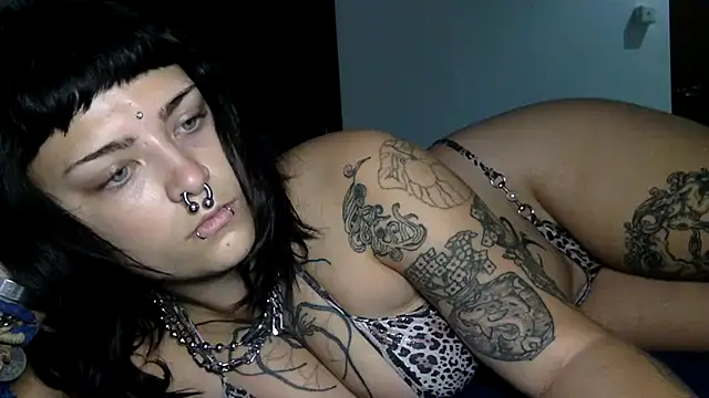 Snapshot of cymerastail chatting on 09-19-25, 12:50 cymerastail online show from 09-19-25, 12:50