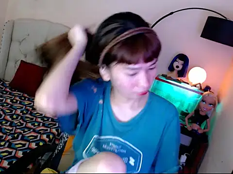 ShantalFoxxy  online show from 11-04-25, 01:32