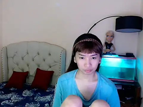 ShantalFoxxy  online show from 03-10-26, 12:48