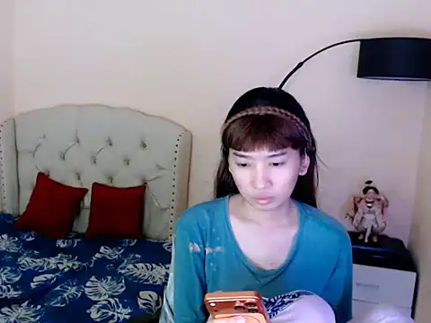 Snapshot of ShantalFoxxy_ chatting on 05-19-26, 01:56 ShantalFoxxy online show from 05-19-26, 01:56