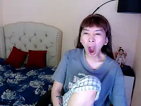 Snapshot of ShantalFoxxy_ chatting on 05-26-26, 02:02 ShantalFoxxy online show from 05-26-26, 02:02