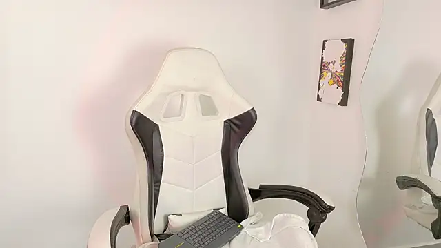 sara queen10 online show from 03-26-26, 07:08