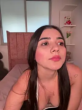 Snapshot of salomecute21 chatting on 05-12-26, 11:29 salomecute21 online show from 05-12-26, 11:29