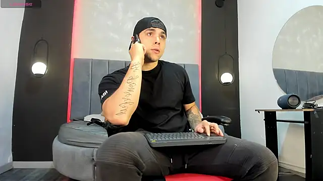 Liam walk  online show from 09-19-25, 10:43