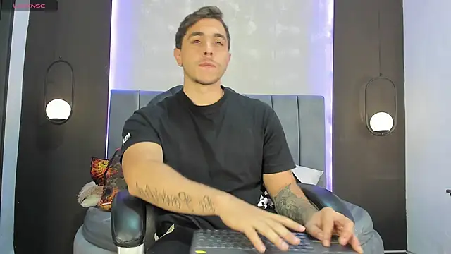 Liam walk  online show from 10-20-25, 09:04