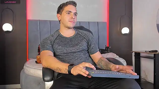 Liam walk  online show from 02-11-26, 08:25