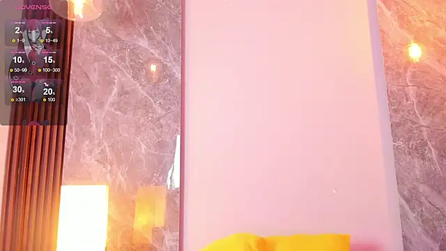 Emma hunter  online show from 11-17-25, 04:18