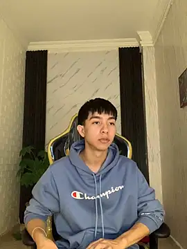 Snapshot of seb_2-007- chatting on 11-12-25, 08:30 seb 2-007- online show from 11-12-25, 08:30