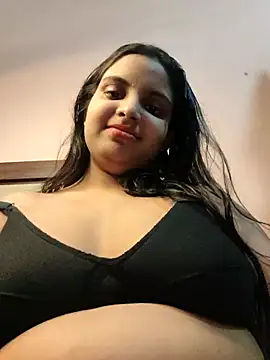 Snapshot of Maahhii_2 chatting on 04-27-26, 07:45 Maahhii 2 online show from 04-27-26, 07:45
