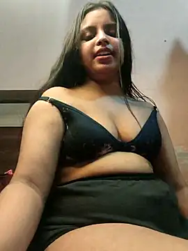 Snapshot of Maahhii_2 chatting on 05-14-26, 08:59 Maahhii 2 online show from 05-14-26, 08:59