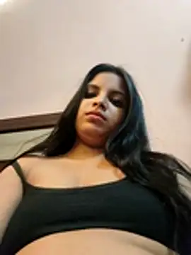 Snapshot of Maahhii_2 chatting on 05-16-26, 07:34 Maahhii 2 online show from 05-16-26, 07:34
