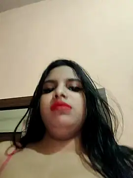 Snapshot of Maahhii_2 chatting on 05-18-26, 09:20 Maahhii 2 online show from 05-18-26, 09:20