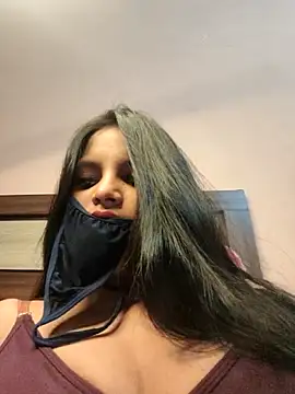 Snapshot of Maahhii_2 chatting on 05-22-26, 11:54 Maahhii 2 online show from 05-22-26, 11:54