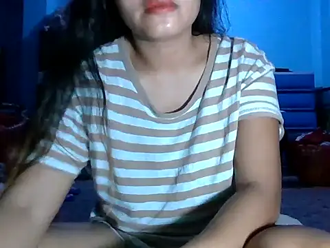 Snapshot of hardworkinggirl chatting on 12-17-25, 04:24 hardworkinggirl online show from 12-17-25, 04:24