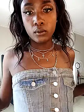 Lsnickykhanyile online show from 11-30-25, 10:41