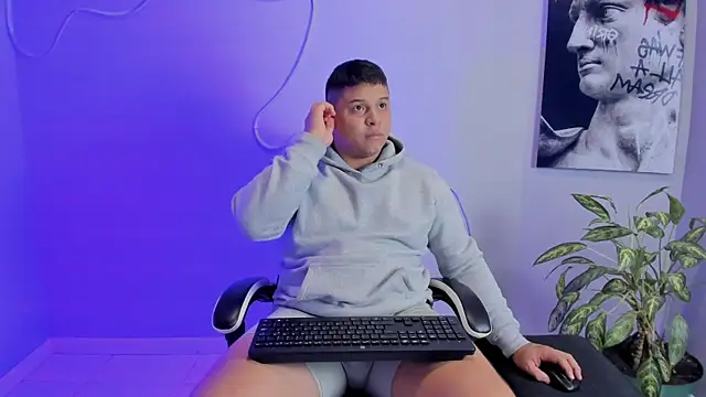 Maximus Steel online show from 09-19-25, 02:57