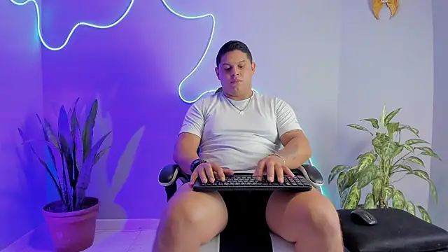 Maximus Steel online show from 10-03-25, 11:07